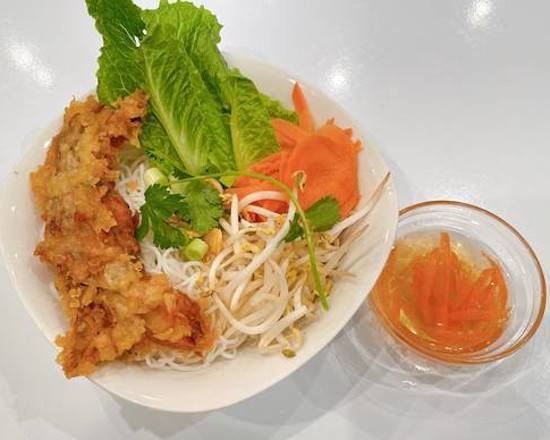 Order Crispy deep fried Soft Shell Crab with rice vermicelli  food online from Sumuji Cafe store, Newark on bringmethat.com