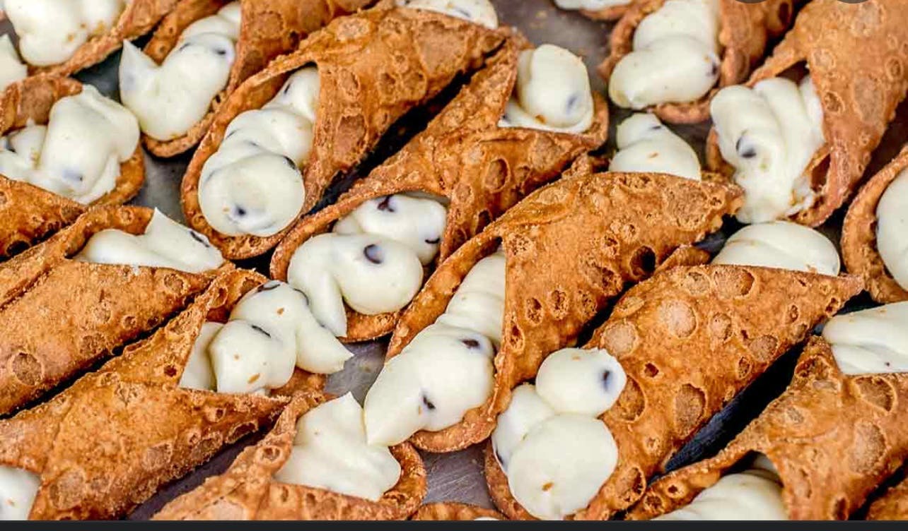 Order Cannoli Catering - Served 10-12 People food online from Bella Sera Italian Restaurant store, Copperas Cove on bringmethat.com