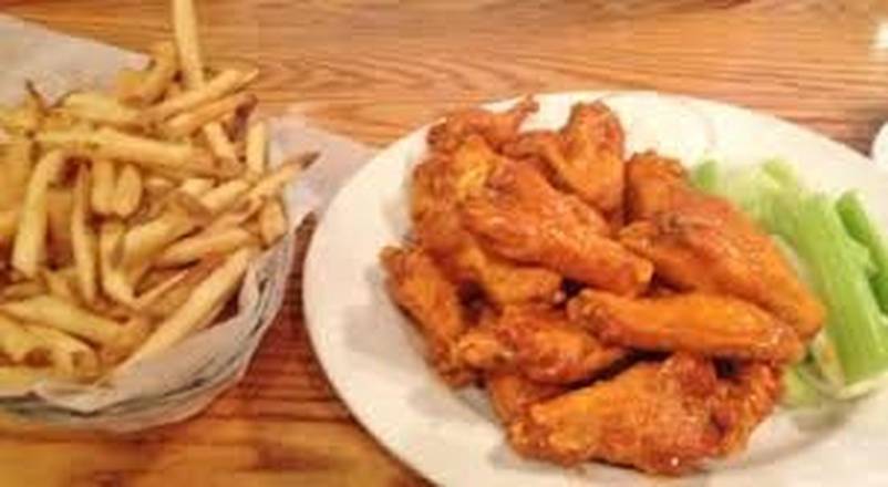 Order 8pc Traditional Wings, Fries & Drink food online from Freddy's Wings and Wraps store, Newark on bringmethat.com
