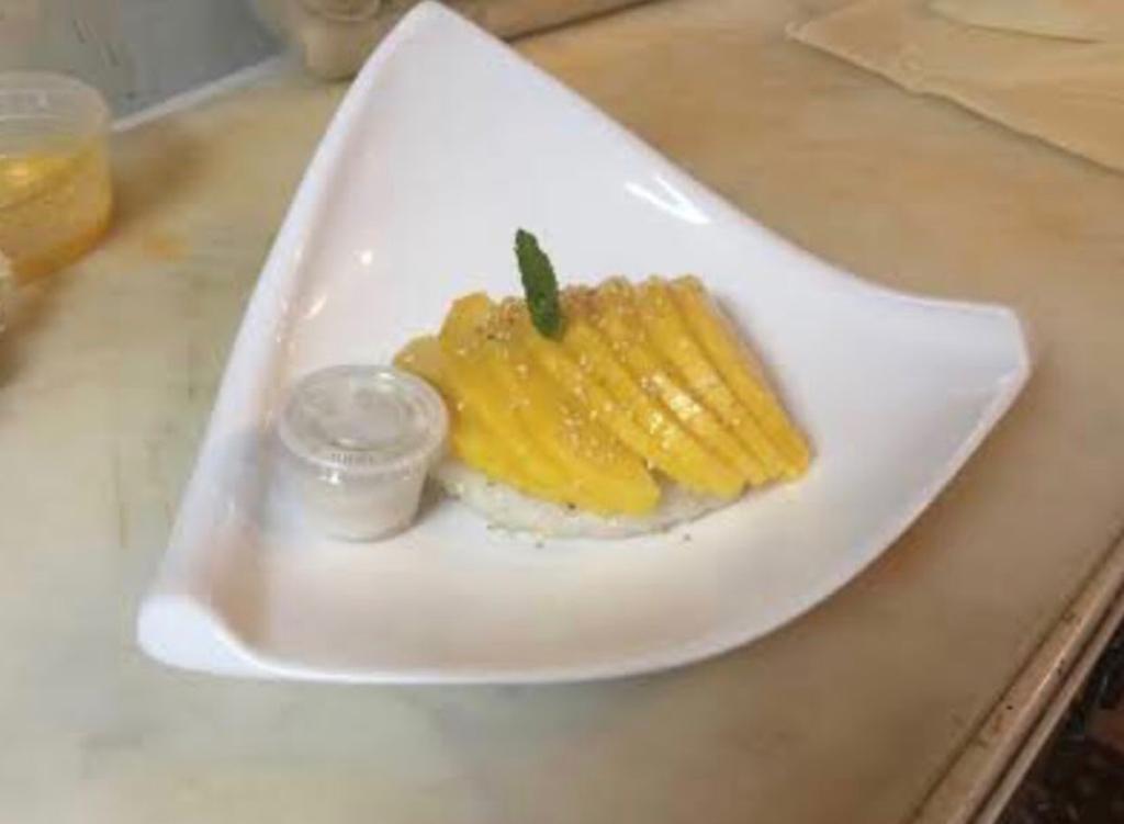 Order Mango with Sweet Sticky Rice food online from Thai V Express store, New York on bringmethat.com