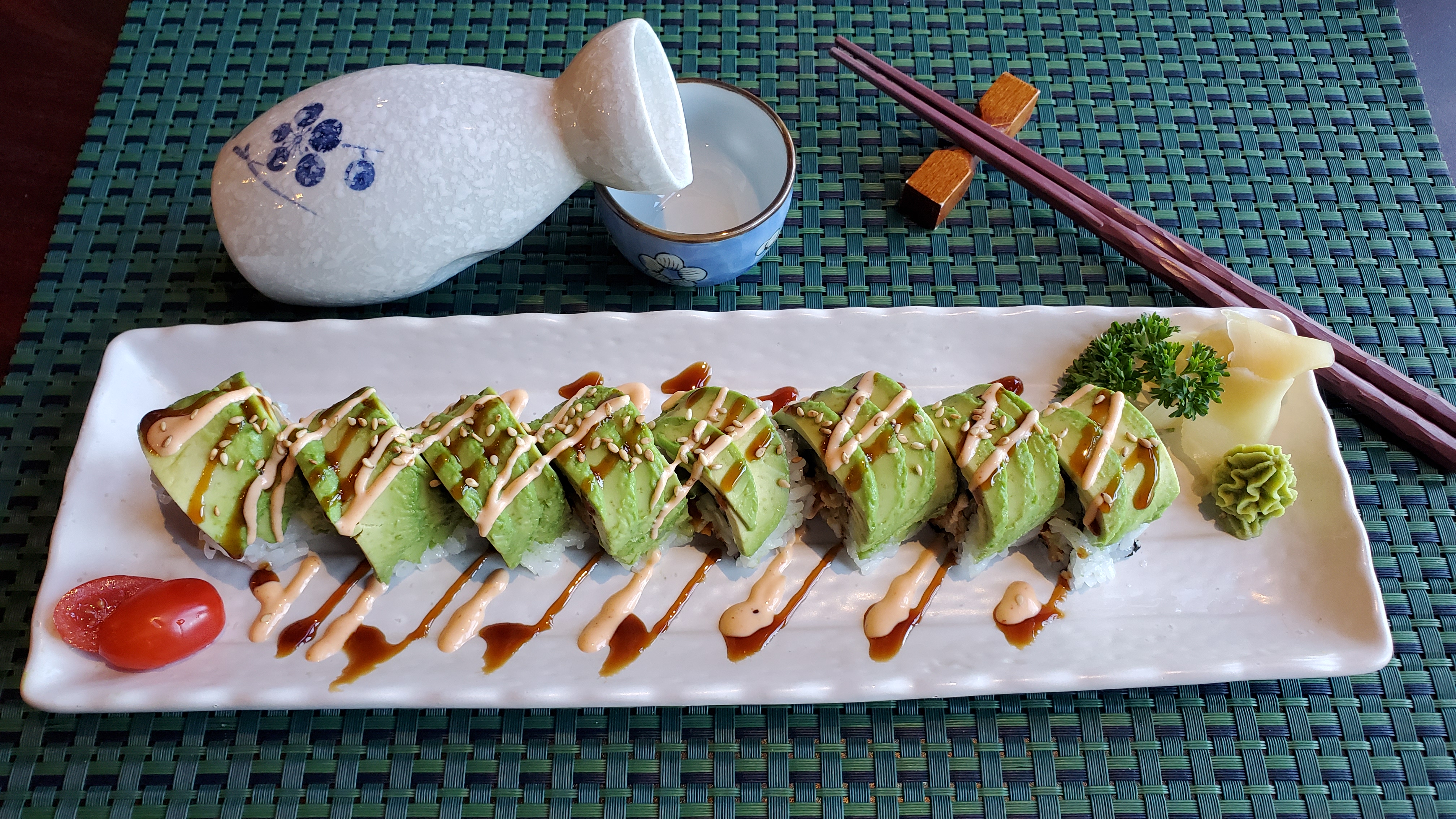Order Special Vegetable Roll food online from Tsui Sushi Bar store, Seattle on bringmethat.com