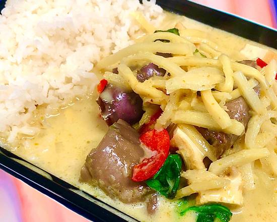 Order Green Curry food online from Pinto Thai Kitchen store, Sandy on bringmethat.com