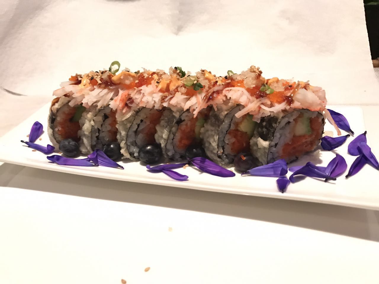 Order Tuna Special Roll food online from Sakura 6 store, Brooklyn on bringmethat.com