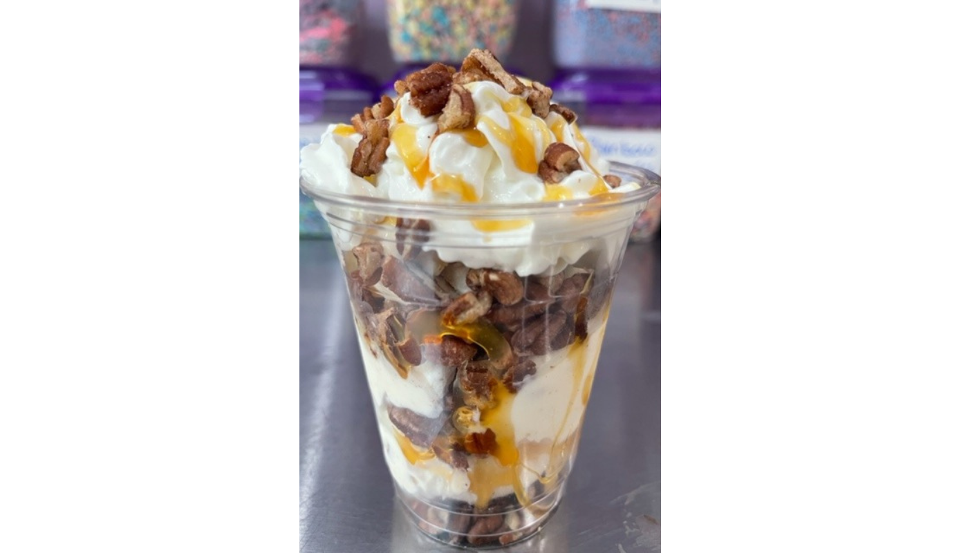 Order Butter Pecan Delight Sundae food online from Libby Lou Fun Factory store, Columbus on bringmethat.com