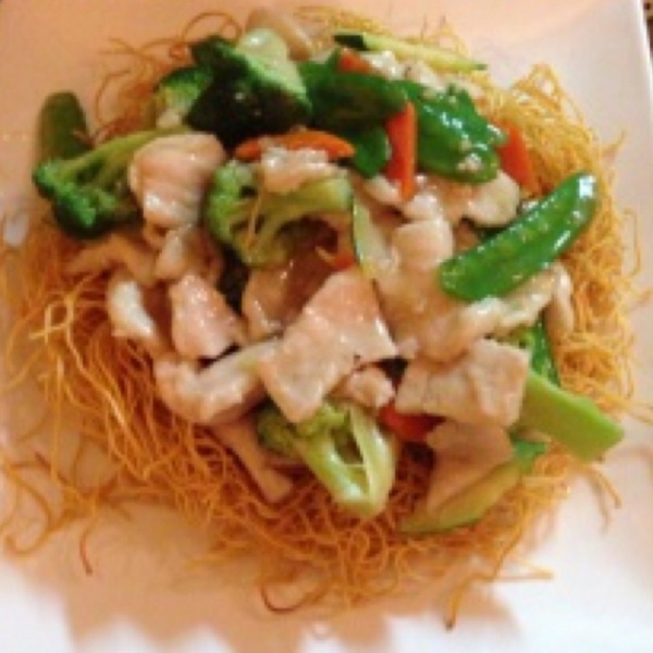 Order 87. Combo Hong Kong Style Noodle food online from Yum yum hunan store, San Francisco on bringmethat.com