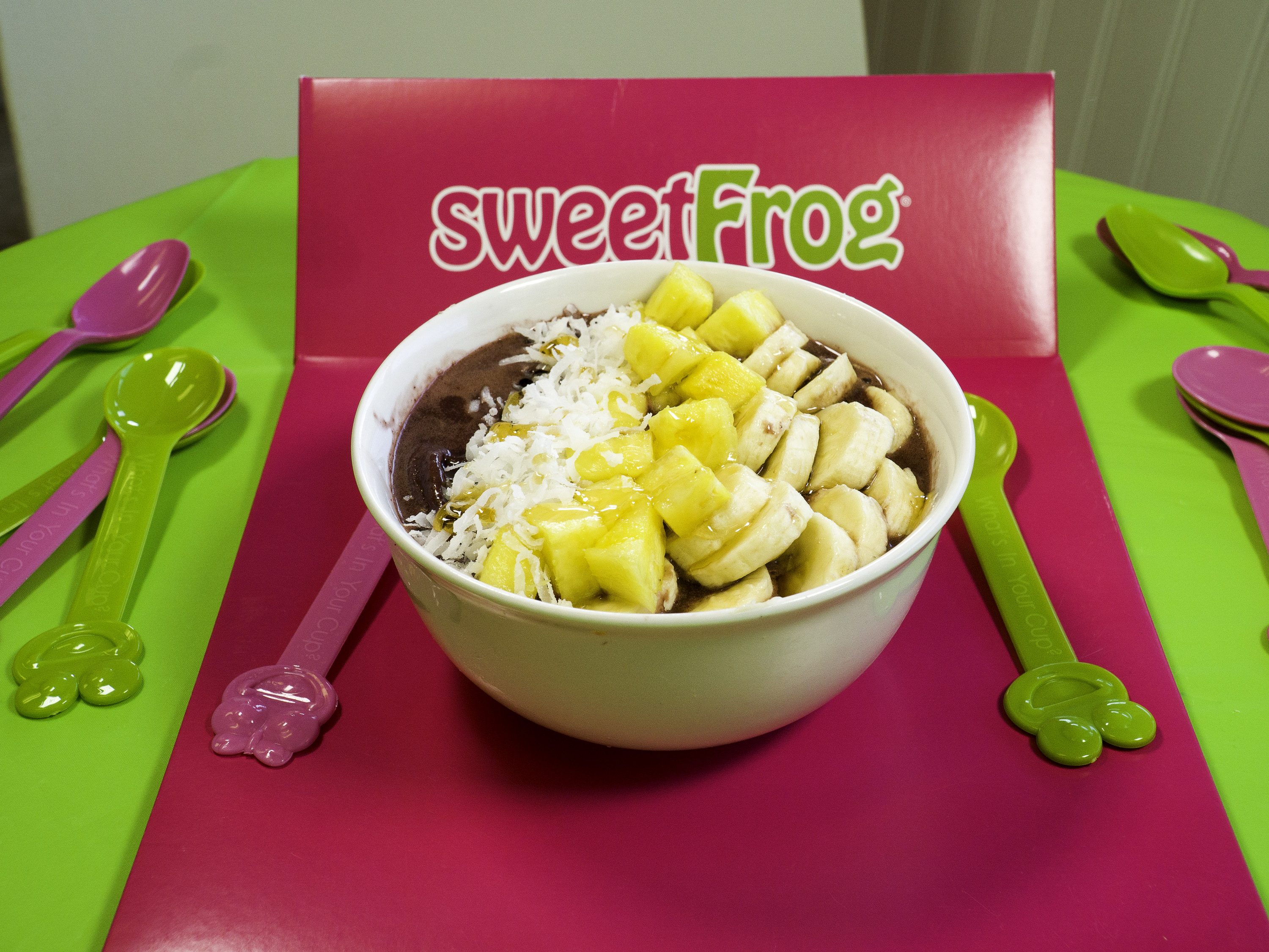 Order 2. Aloha Tropical Acai Bowl food online from Sweetfrog store, Sterling on bringmethat.com