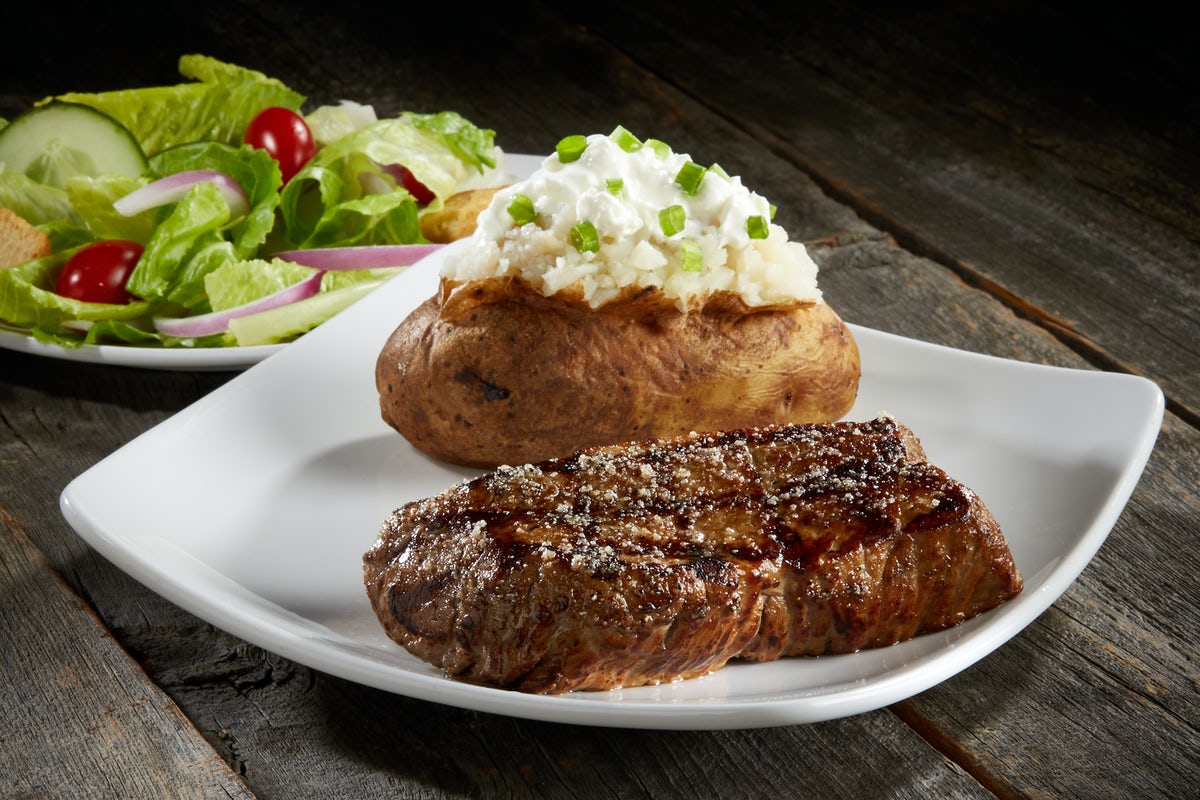 Order Tri-Tip Sirloin (6 oz) food online from Sizzler store, Fresno on bringmethat.com