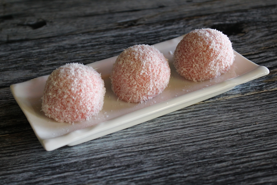 Order 紅豆糍 Red Bean Mochi food online from Phoenix Wings store, Garden Grove on bringmethat.com