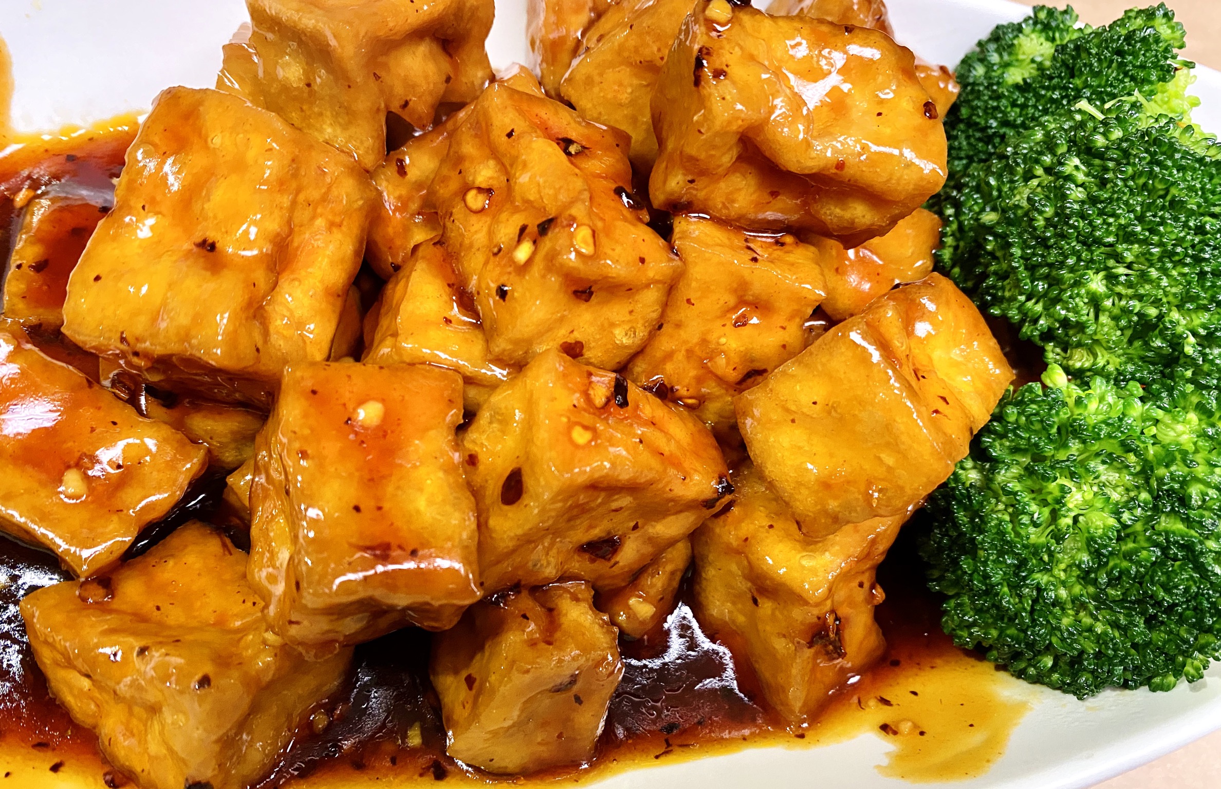 Order Spicy Orange Tofu food online from Min Min Asian Cafe store, Chicago on bringmethat.com