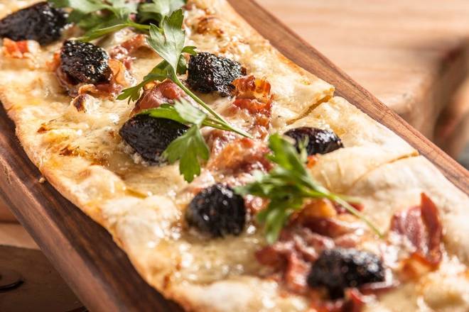 Order GF Prosciutto Fig Pizza food online from Pinstripes store, Northbrook on bringmethat.com