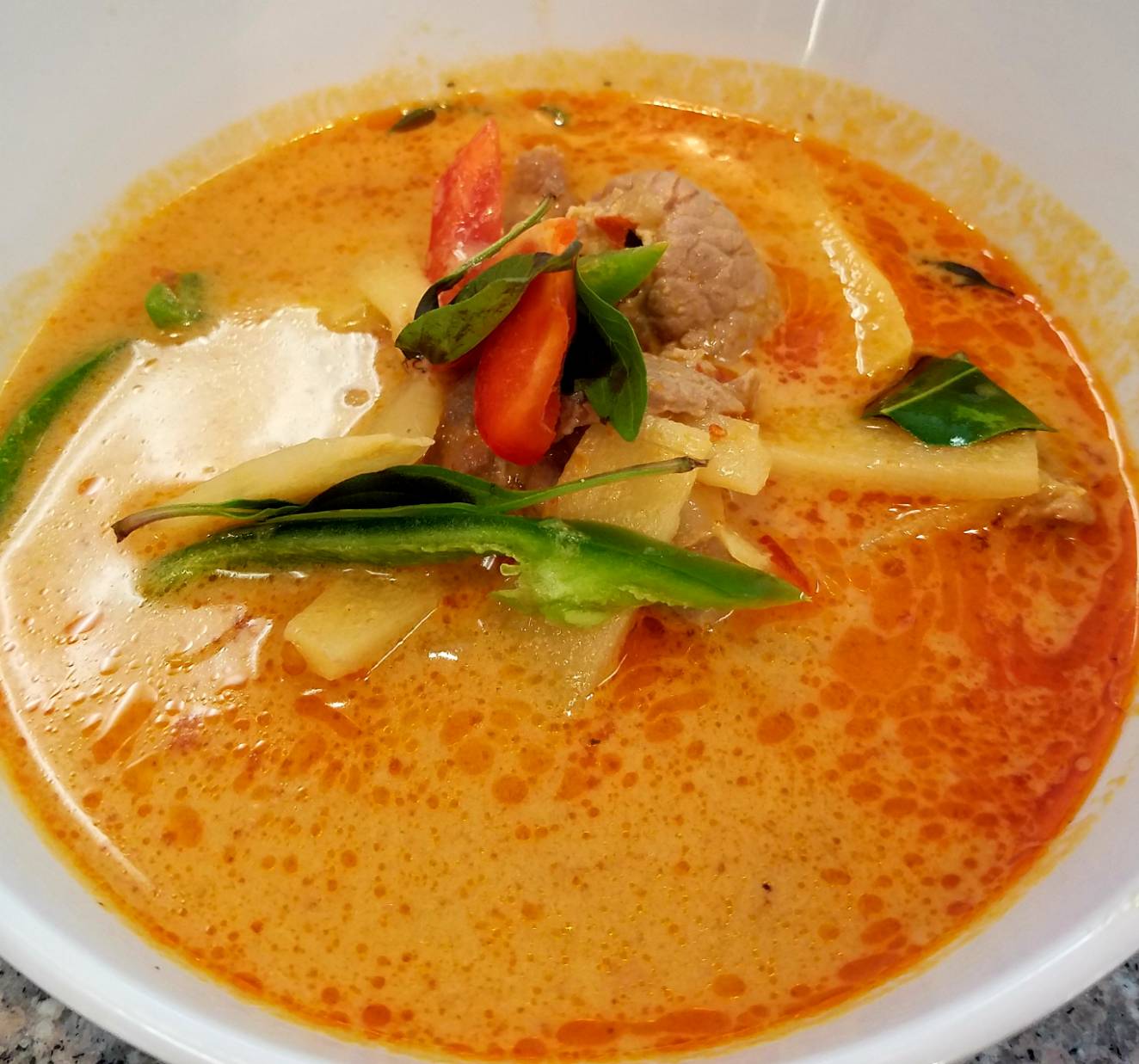 Order 86. Red Curry food online from Sizzling Wok store, Long Beach on bringmethat.com