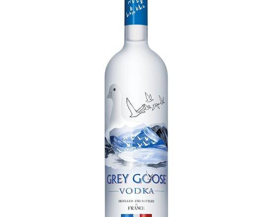 Order Grey Goose Vodka, 375mL bottle, (40% ABV) food online from Moby Liquor store, Los Angeles on bringmethat.com