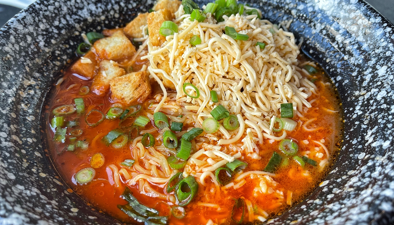 Order Tomato Cheese Spicy Ramen • food online from MB Ramen store, Huntington on bringmethat.com