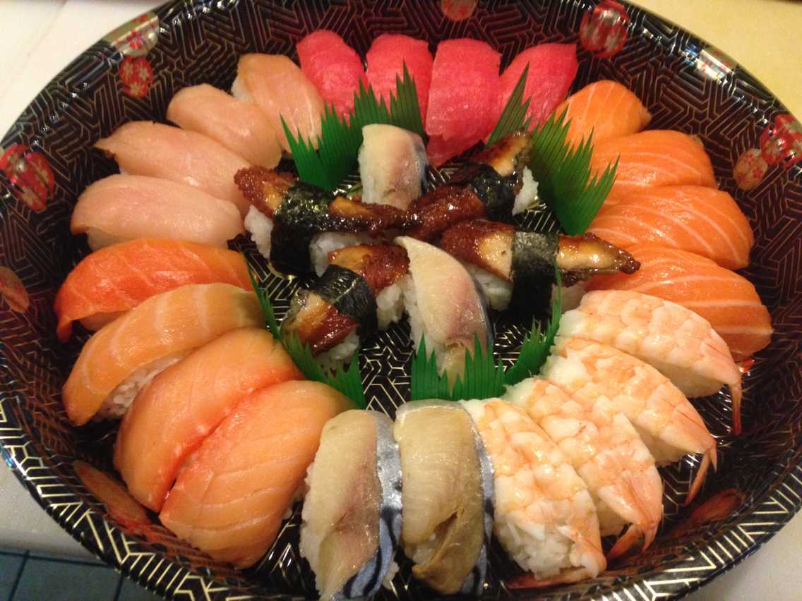 Order 28 Pieces Party Tray B food online from Jidaiya Sushi store, Rohnert Park on bringmethat.com