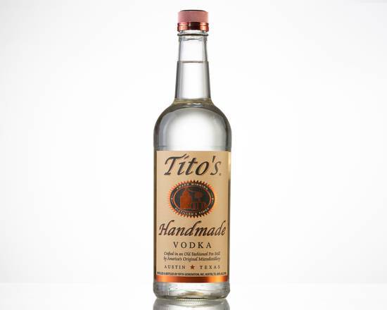 Order Tito's, 750mL vodka (40.0% ABV) food online from Kinzie Liquor store, Bradley on bringmethat.com