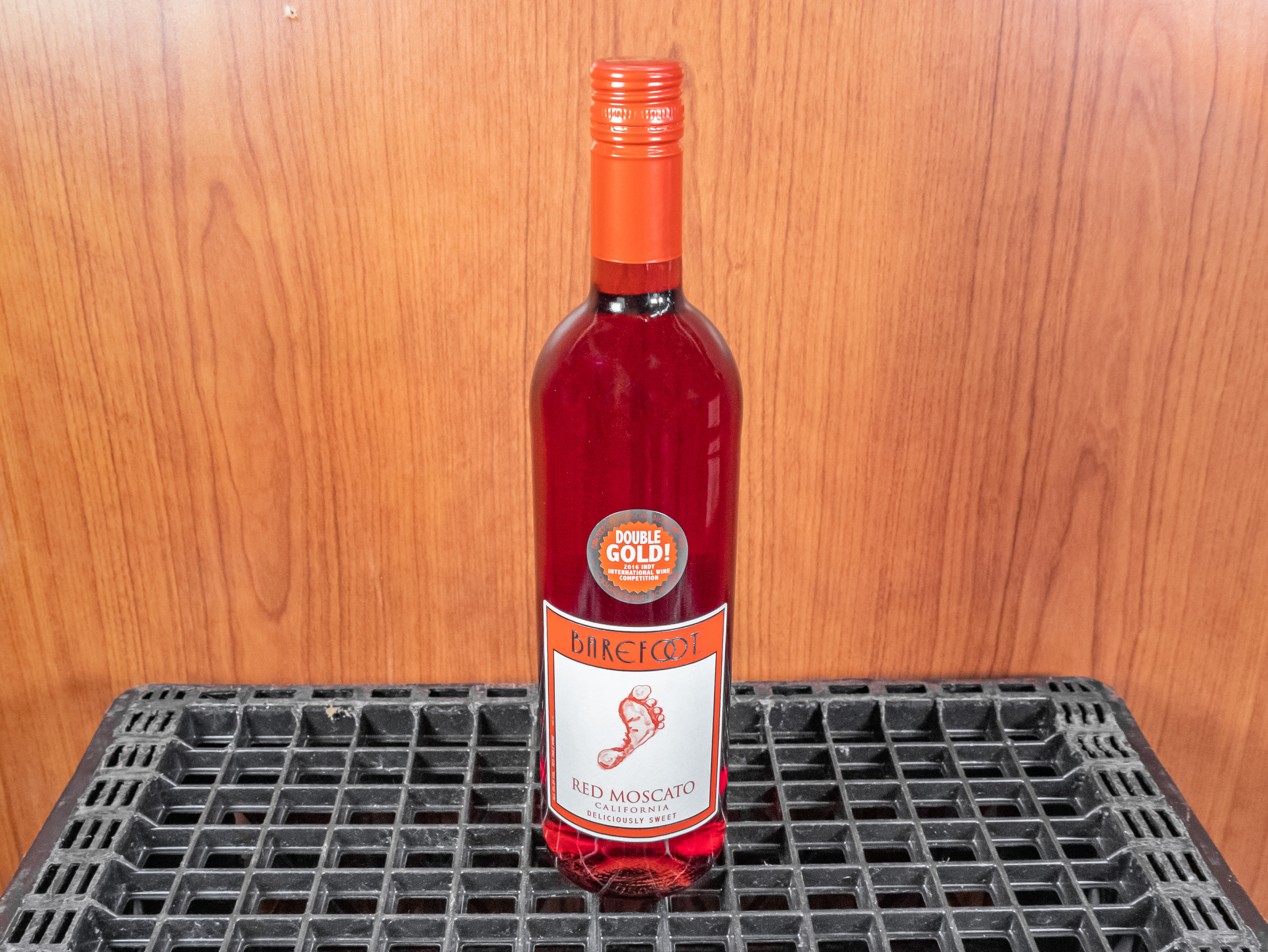 Order Barefoot Pink Moscato, 750 ml. food online from Speedway Liquor store, Mesa on bringmethat.com