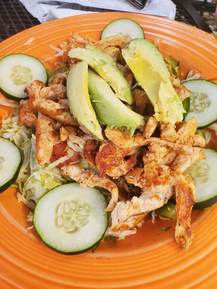 Order Grilled Chicken Avocado Salad food online from Iguana Mexican Restaurant Bar & Grill store, Brownsburg on bringmethat.com