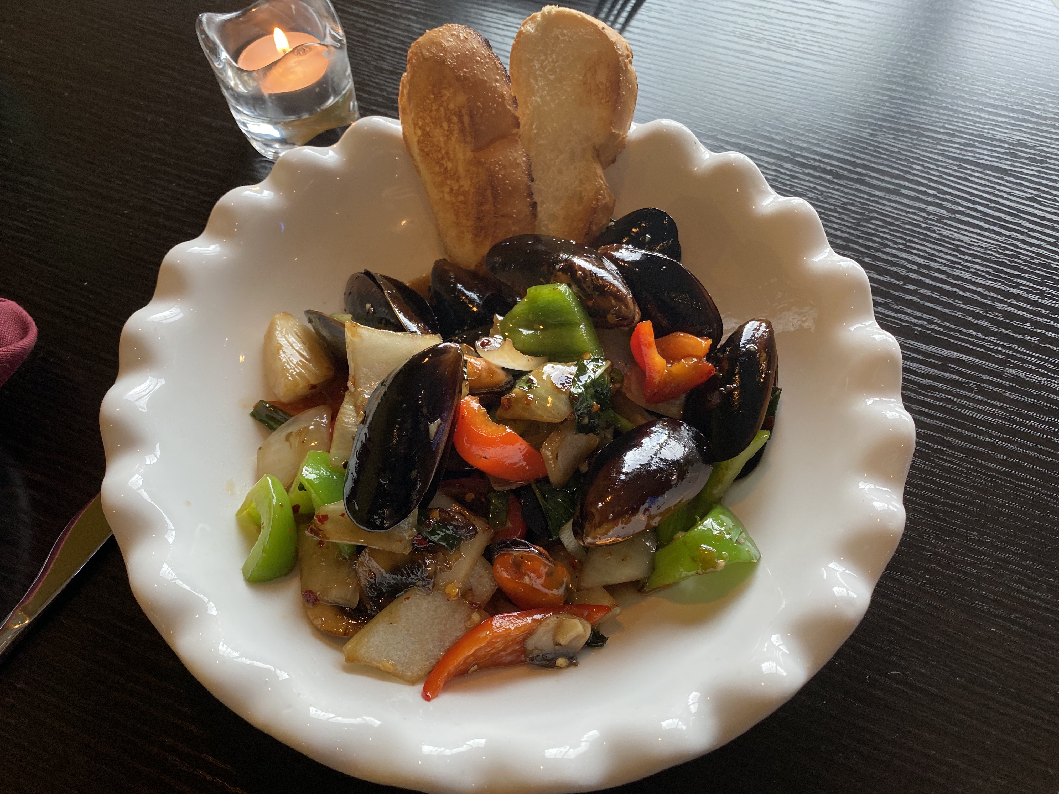 Order Spicy Basil Mussels food online from Tom Kha Thai Asian Bistro store, Fort Collins on bringmethat.com