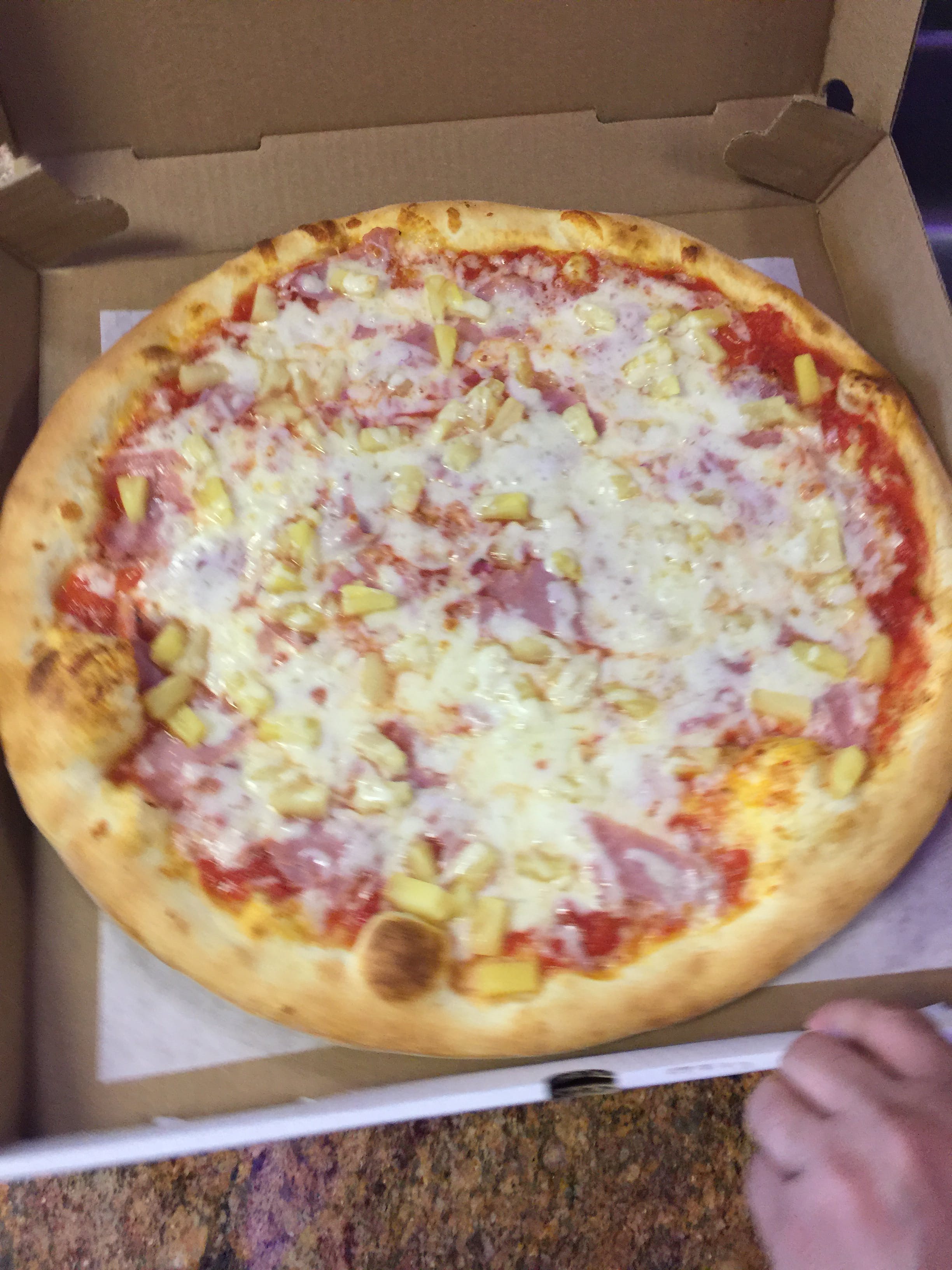 Order Hawaiian Pizza - Medium 14" food online from Moez Pizza store, Harrisburg on bringmethat.com
