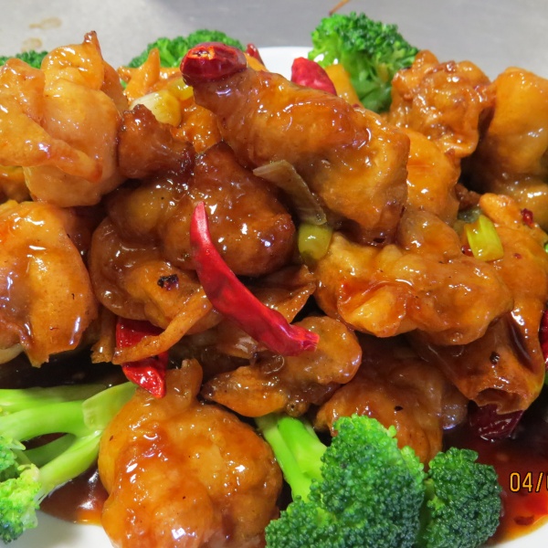Order E14. General Tsao Chicken food online from Golden moon restaurant store, Daly City on bringmethat.com