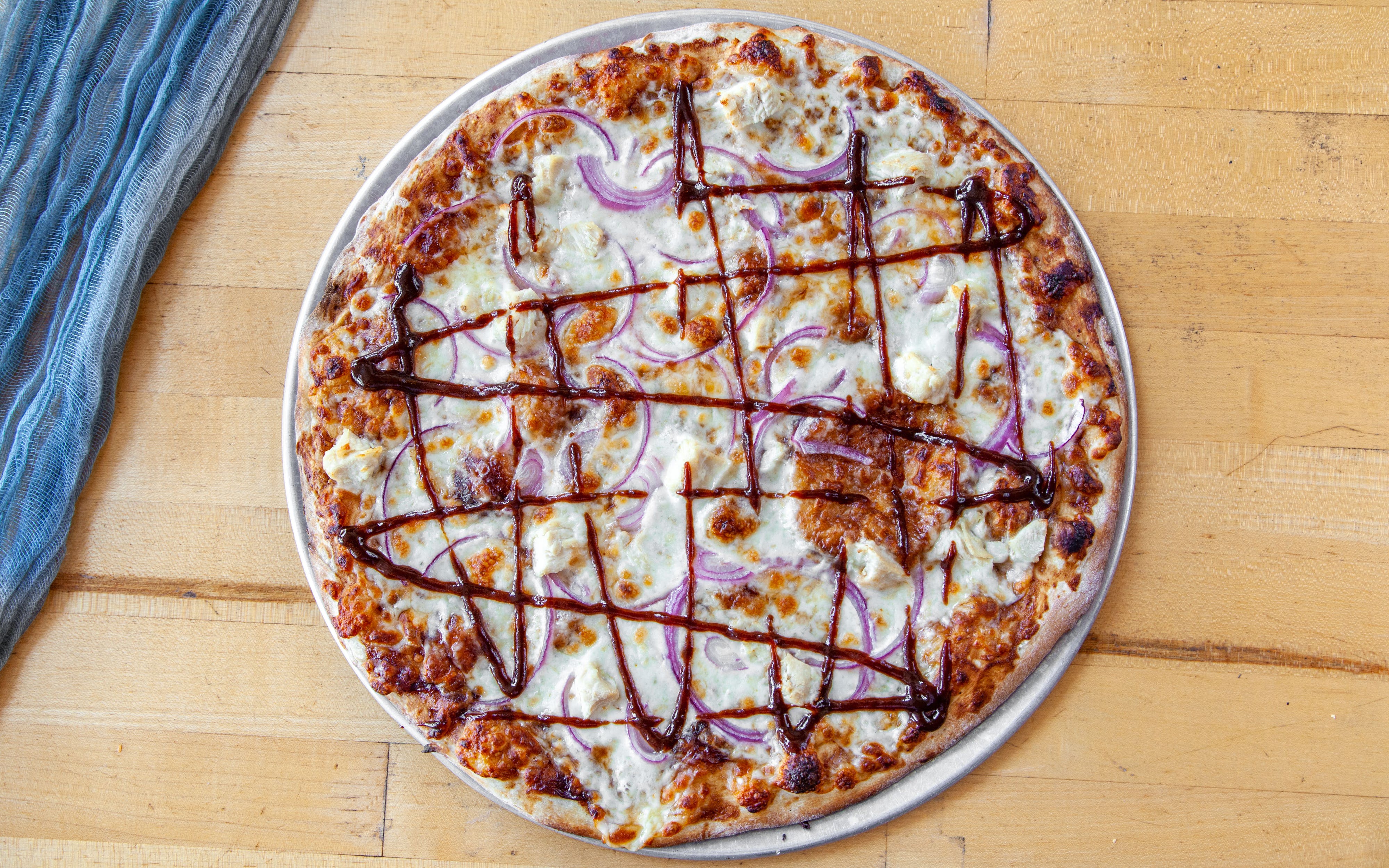 Order BBQ Chicken Pizza food online from iSlice store, Albany on bringmethat.com