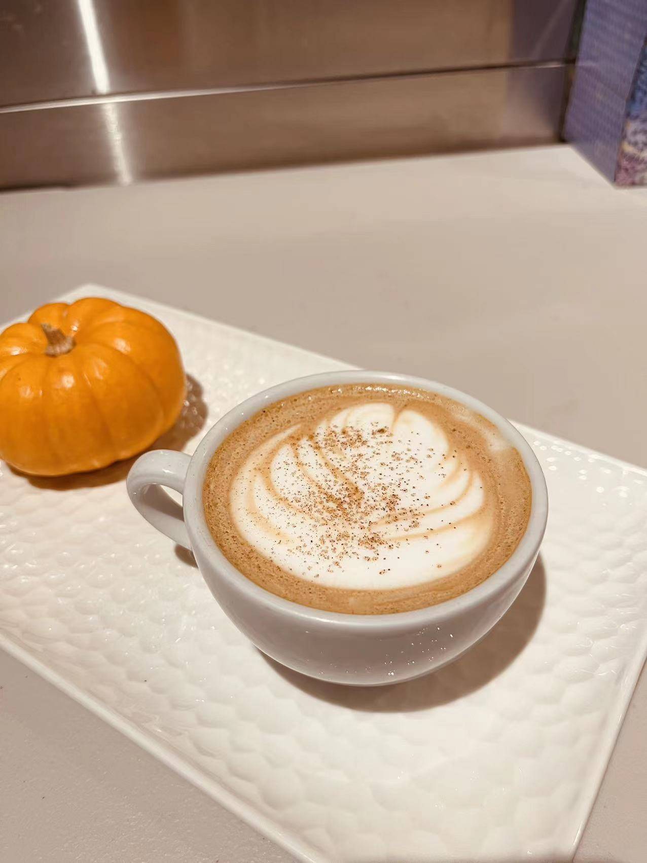 Order Pumpkin Spice Latte food online from Il Canto Cafe store, San Francisco on bringmethat.com