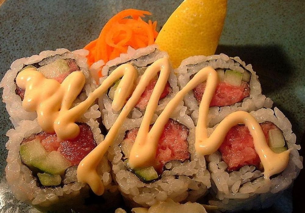 Order Spicy Tuna Roll food online from Kobe store, Ogden on bringmethat.com