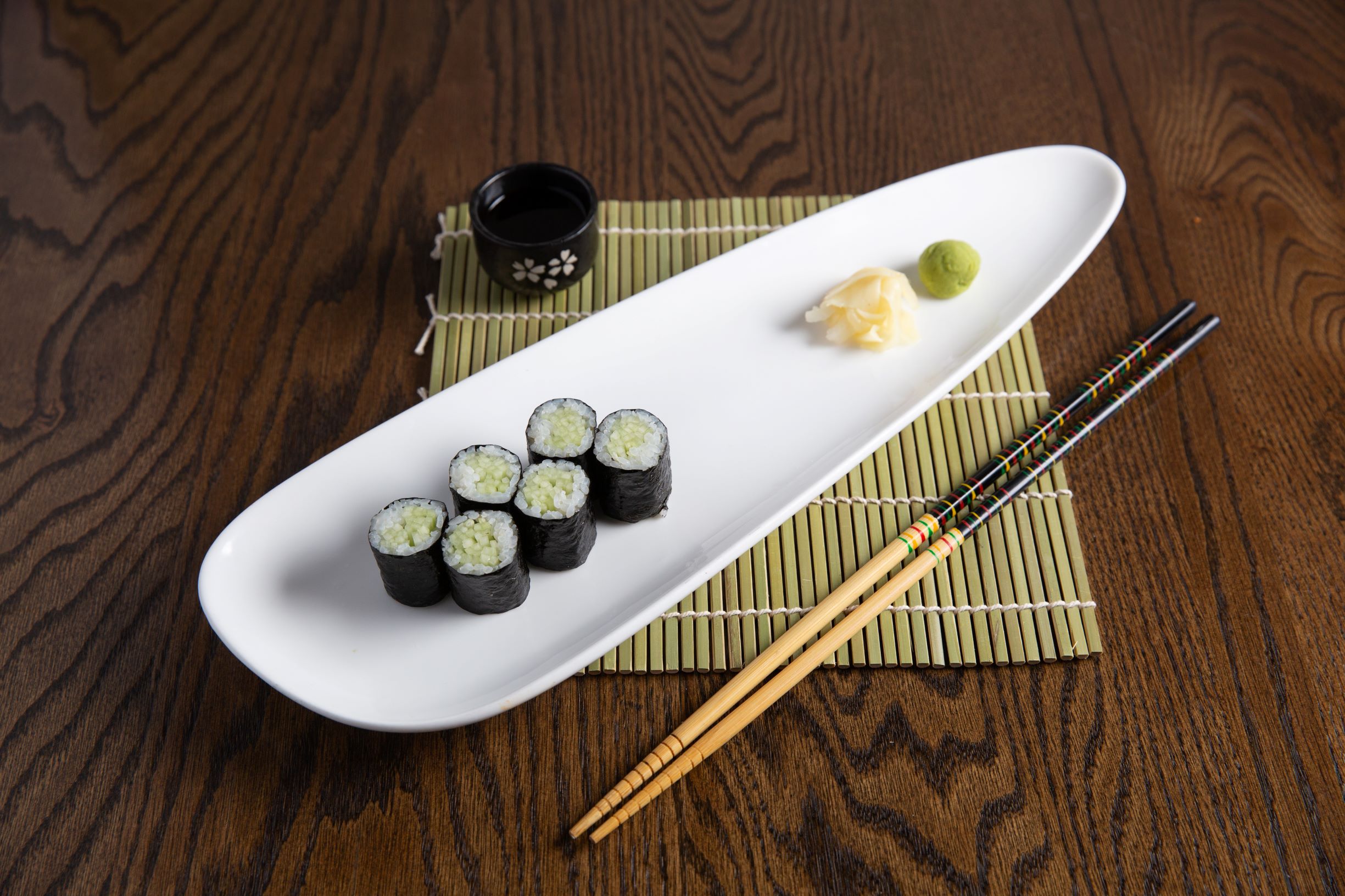 Order Cucumber Roll food online from Sushi para japanese restaurant store, New York on bringmethat.com