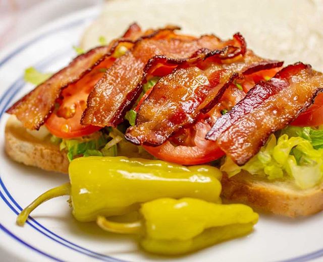 Order Gianni BLT food online from Gianni's Pizza store, Oceanside on bringmethat.com