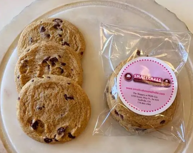 Order 3 Piece Chocolate Chip Cookies food online from Smallcakes Snellville: A Cupcakery & Creamery store, Snellville on bringmethat.com