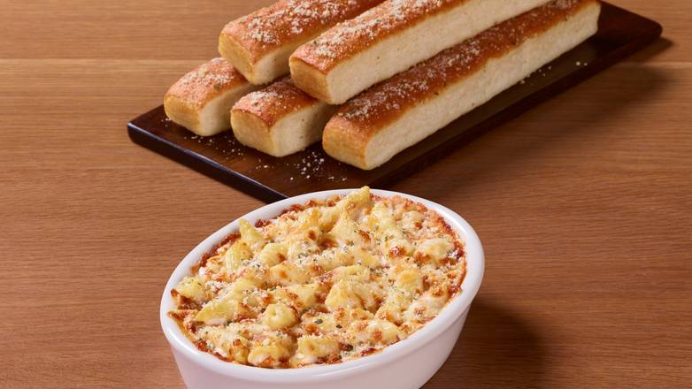 Order Oven-Baked Chicken Alfredo Pasta food online from Pizza Hut store, Oakwood on bringmethat.com