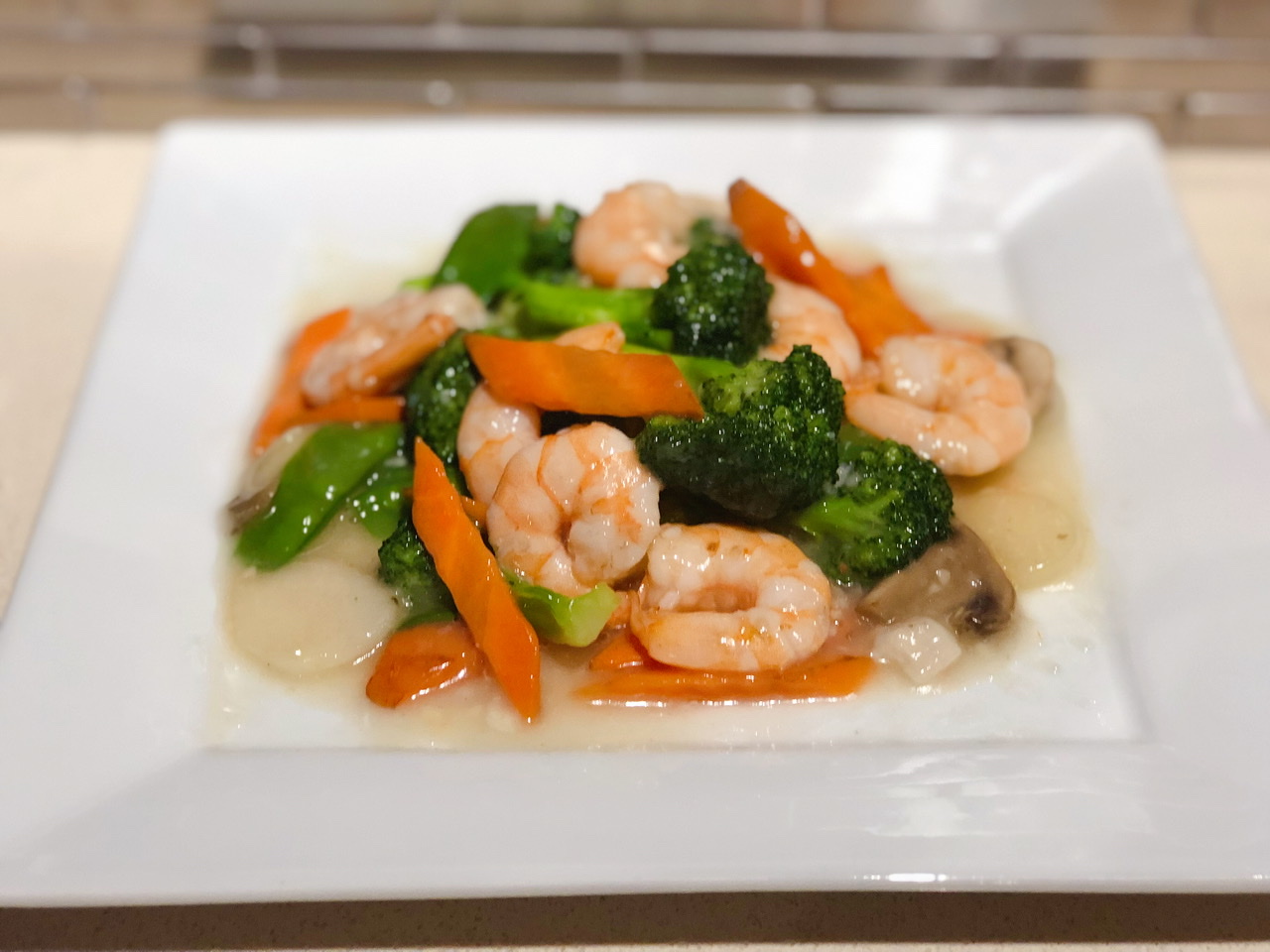 Order 54. Shrimp with Broccoli and Onion food online from Happy Wok Asian Corner store, Elmwood Park on bringmethat.com