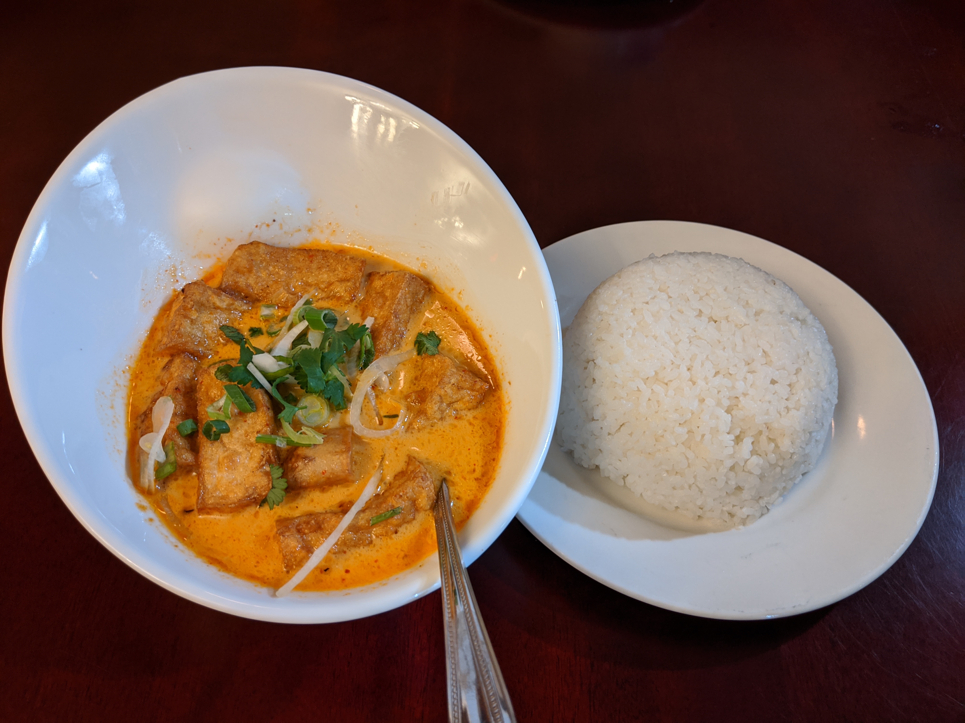 Order R15. Vietnamese Yellow Curry with Fried Tofu & Rice (SPICY) food online from Bac Lieu Restaurant store, San Francisco on bringmethat.com