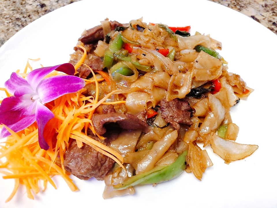 Order Pad Kee Mao food online from Thai Spoon Las Vegas store, Las Vegas on bringmethat.com