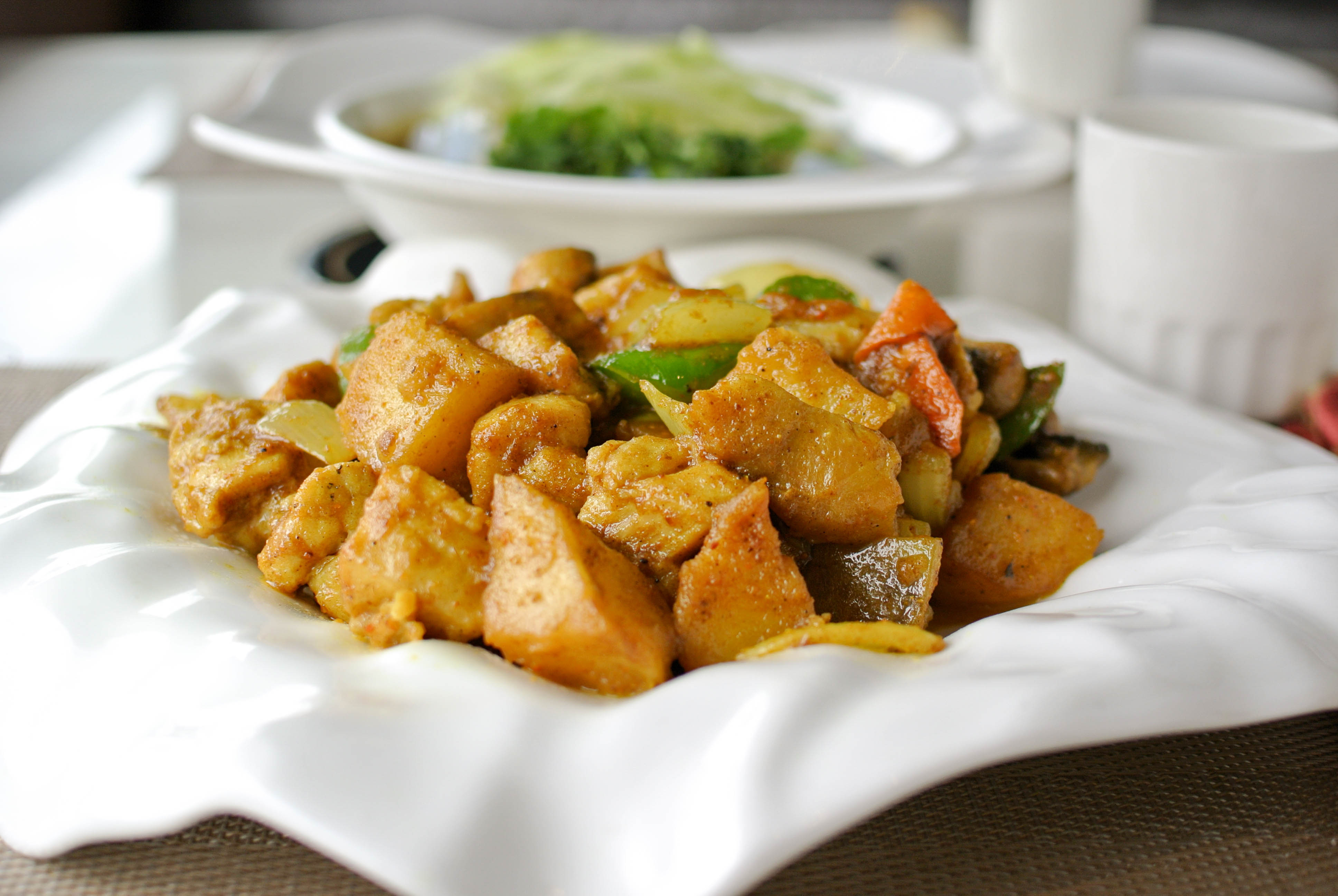 Order Curry Chicken 咖喱雞 food online from Fey Restaurant store, Menlo Park on bringmethat.com