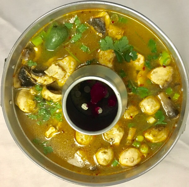 Order Hot and Sour Chicken Soup food online from Thai Dishes Restaurant store, Santa Clarita on bringmethat.com