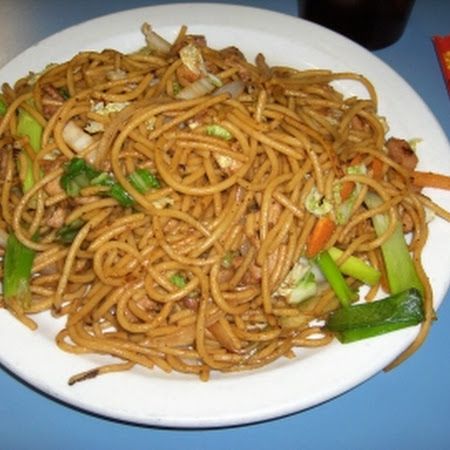 Order 25. Vegetable Lo Mein food online from Royal Buffet Sushi Grill store, Youngstown on bringmethat.com