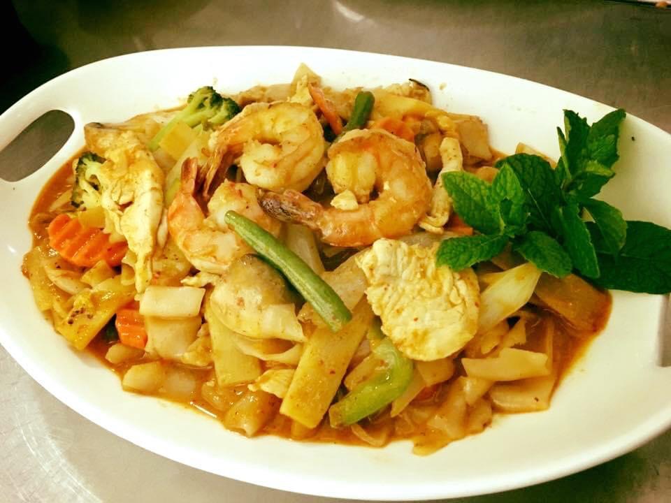 Order Evil Noodle food online from Thai Orchid store, Blue Bell on bringmethat.com