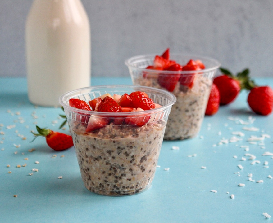Order Strawberry Chia Overnight Oats food online from Aux Delices store, Darien on bringmethat.com