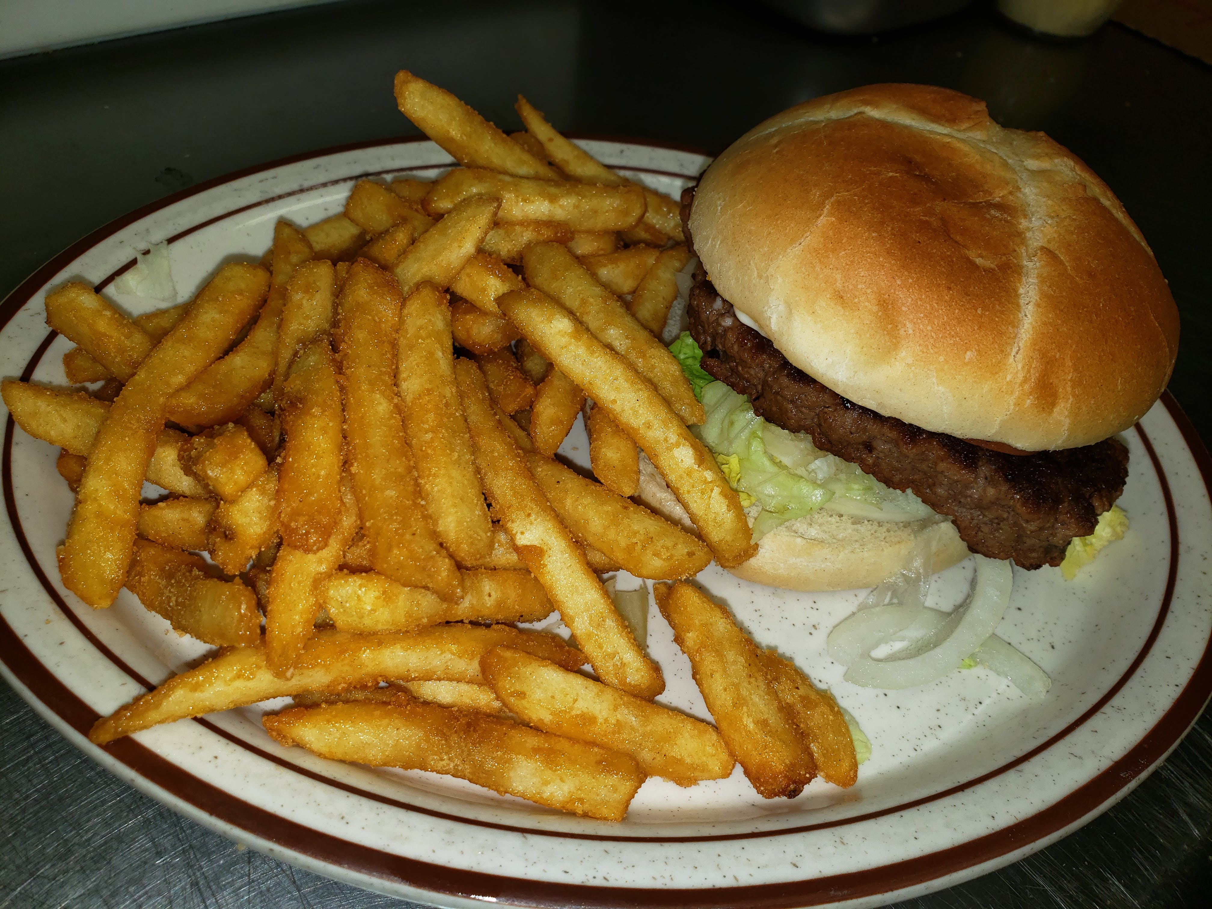 Order Cheeseburger - 1/4 lb. food online from Aly's Family Italian Restaurant store, Christiansburg on bringmethat.com