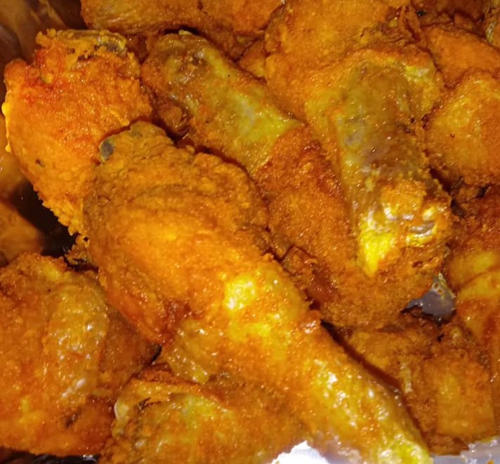 Order Fried Chicken Dinner food online from Momma Place store, Linden on bringmethat.com