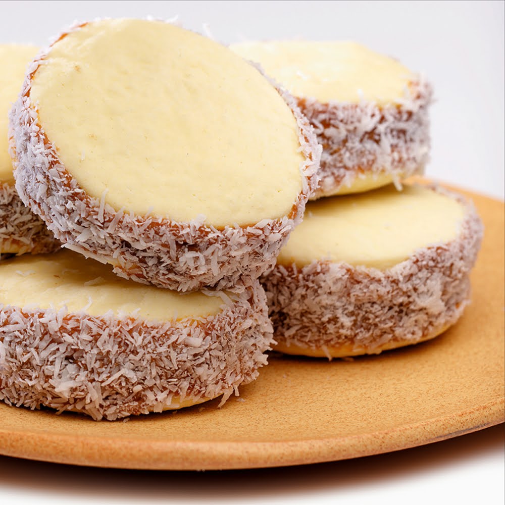 Order ALFAJOR: Dulce de Leche / Coconut food online from empanadUS store, La Grange on bringmethat.com