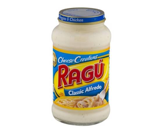 Order Ragu Alfredo Sauce (16 oz) food online from Ctown Supermarkets store, Uniondale on bringmethat.com