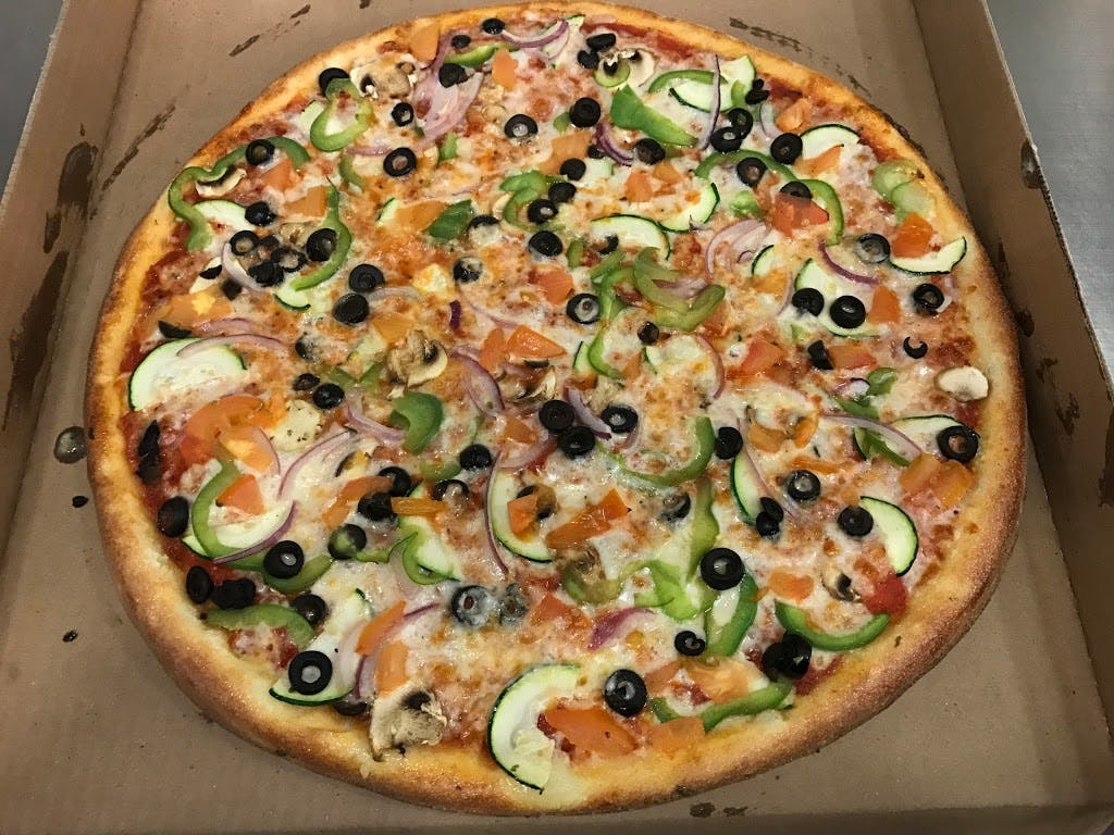 Order Veggie Garden Pizza - 14'' (Feeds 2-3 People) food online from New York New York Giant Pizza store, Poway on bringmethat.com
