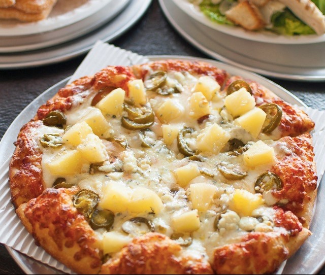 Order Bitter Sweet Pizza food online from Mama Mia Pizzeria store, Fresno on bringmethat.com