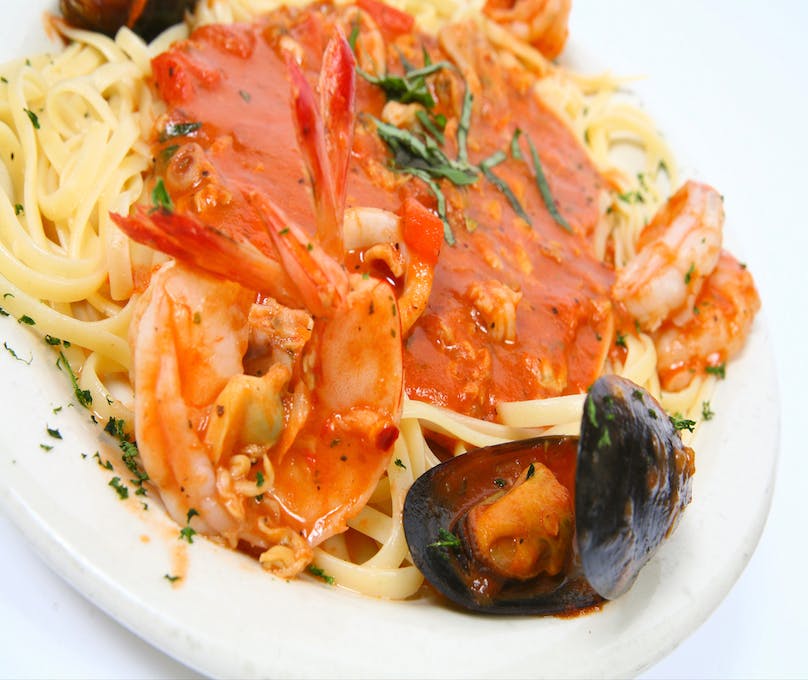 Order Linguine Pescatore Lunch - Lunch food online from Napoli Pizza & Pasta store, Houston on bringmethat.com