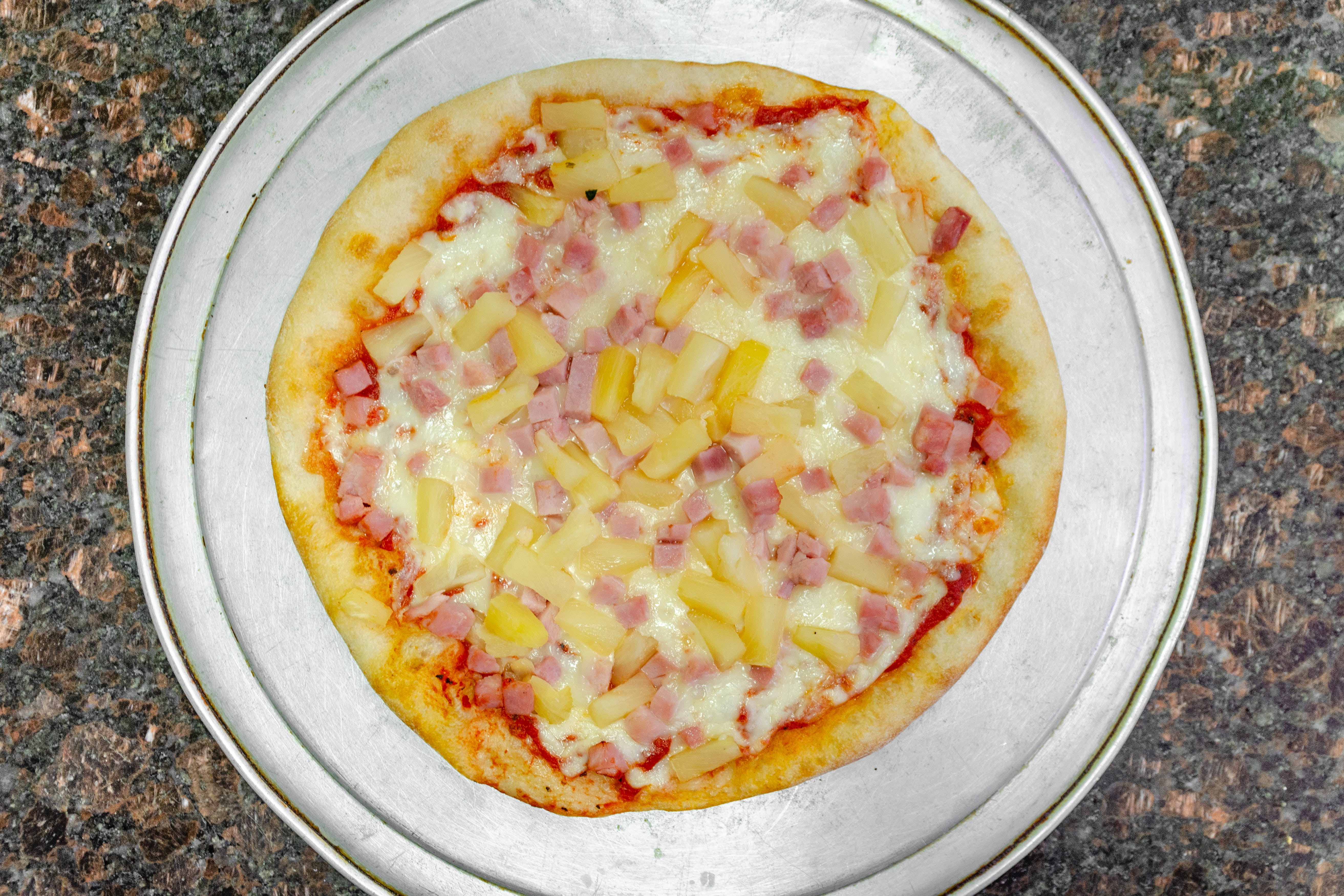 Order Hawaiian Pizza - Small 14'' food online from Best Italian Pizza store, Bronx on bringmethat.com