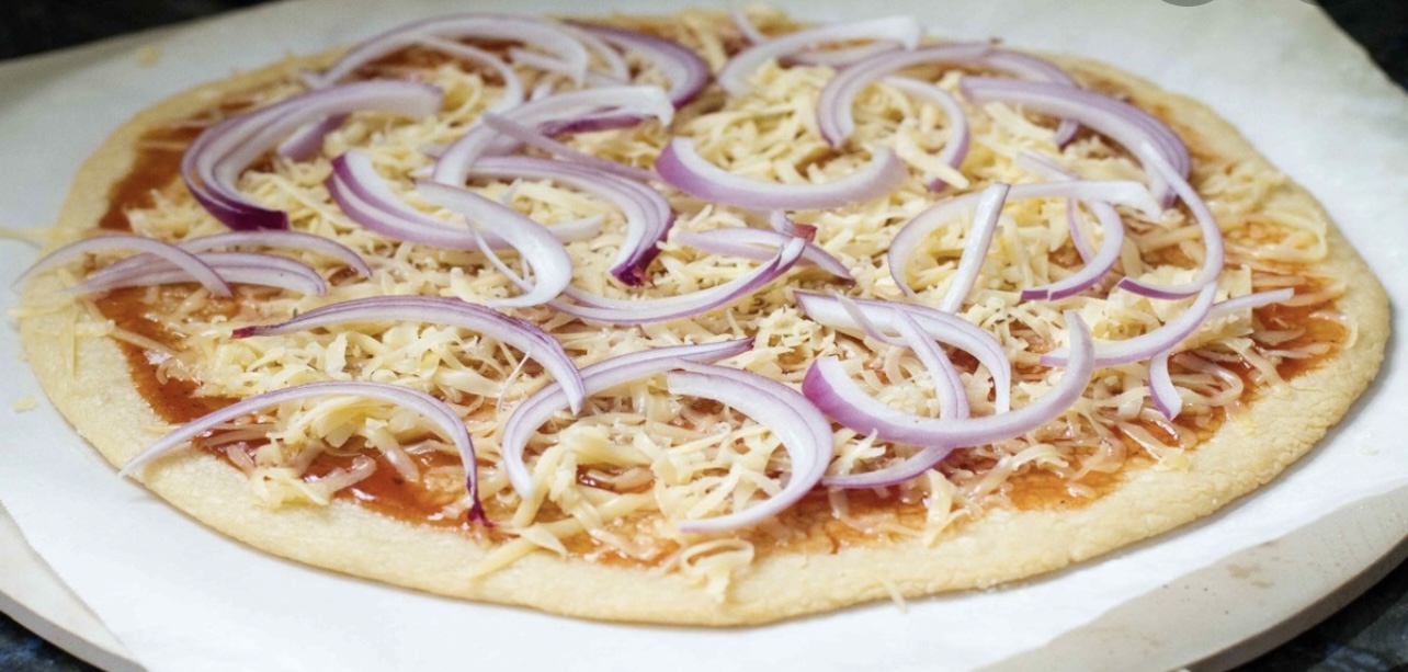Order Onions Pizza food online from Rocco's Pizzeria store, Bronx on bringmethat.com