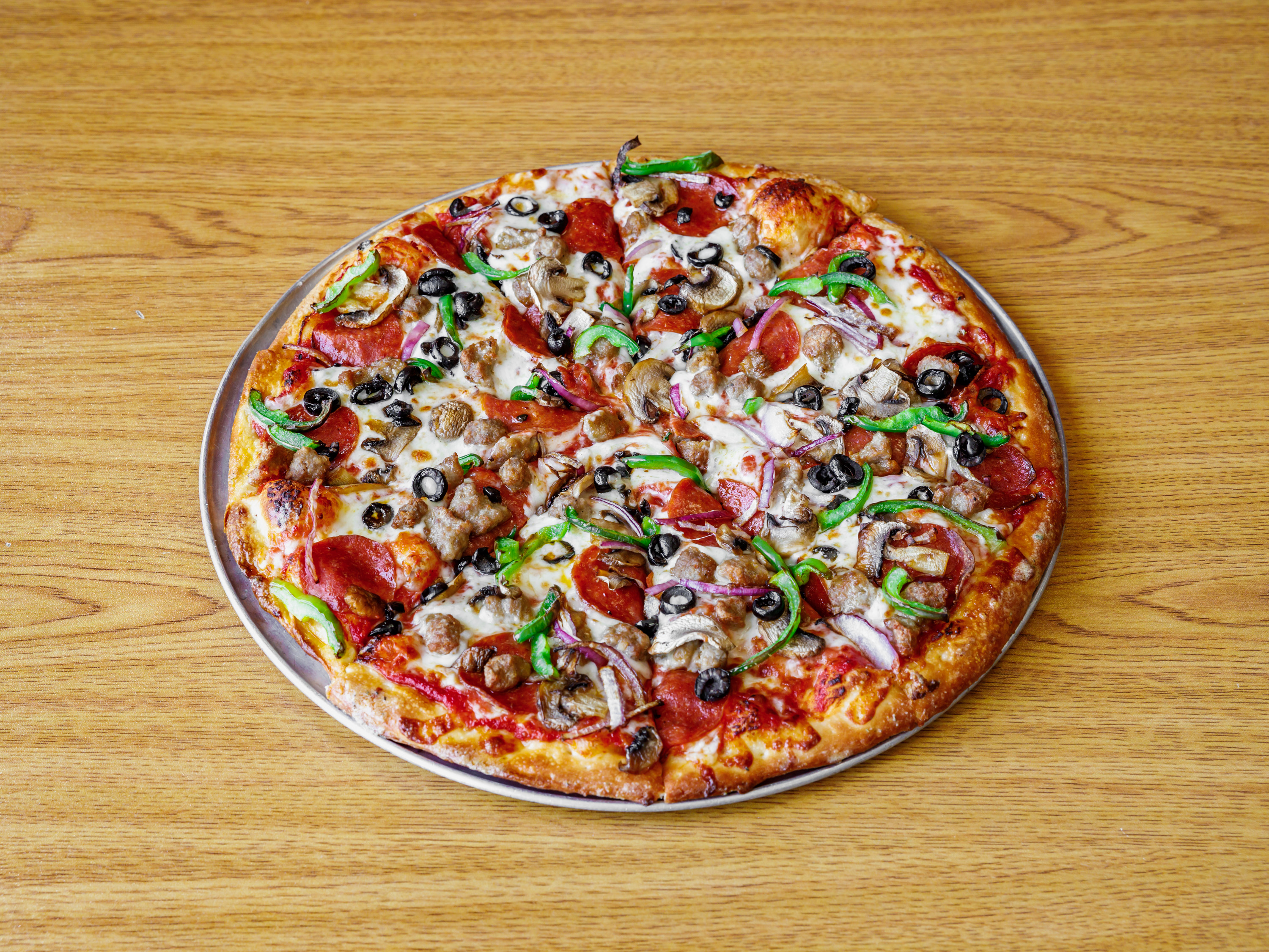 Order Combo Pizza food online from Combo's Pizza store, Fullerton on bringmethat.com