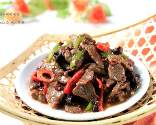 Order Sauteed Beef with Pickled Peppers泡椒牛肉 food online from Frice store, Riverside on bringmethat.com